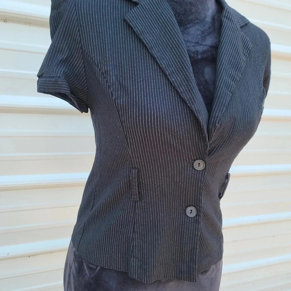 My Lola Juniors L Blazer Black White Striped Cap Sleeve Two Button Stretch - Picture 4 of 7